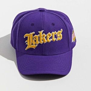 Los Angeles Lakers - Old English SnapBack Hat